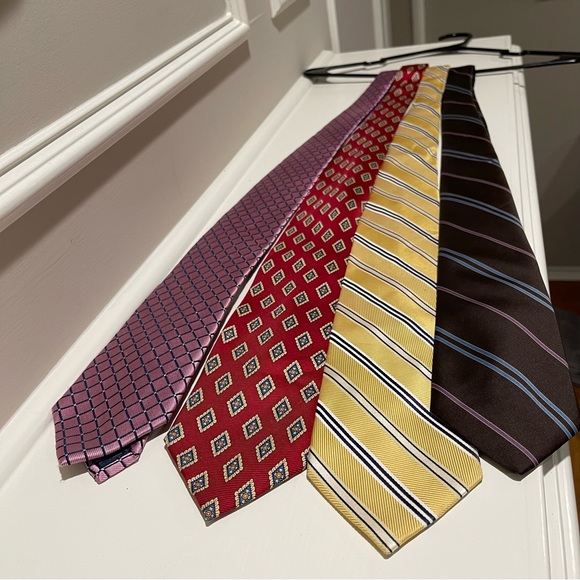Set of 4 Ties - JoS A Bank, Tommy Hilfiger, Nautica, Royal Knight - Picture 7 of 7